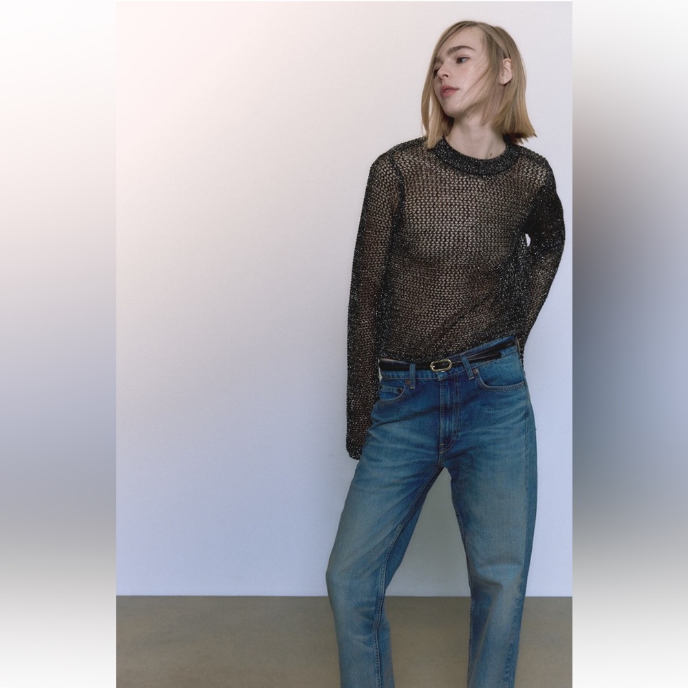 KNIT TOP WITH METALLIC THREAD